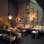 Pulitzer Hotel